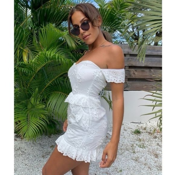 White Broderie Anglaise Lace Short Sleeve Off Shoulder Frill Hem Romper Playsuit - Picture 12 of 14
